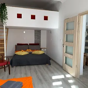 https://sunflowers-apartman.inbudapesthotels.com