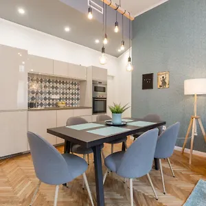 https://royal-ferenciek-apartment.inbudapesthotels.com